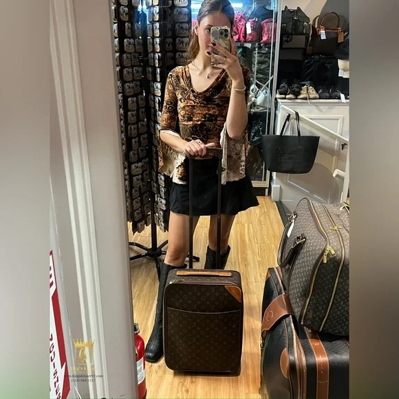 LV monogram suitcase - Picture 13 of 13